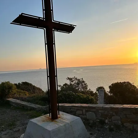 En D'exception Avec Piscine Dans Le Cap Corse Sisco